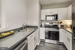 623 Fortune Ct, Glen Burnie, MD 21061 - Photo 7