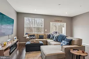 1306 Hawk Hollow Dr, Crofton, MD 21114 - Photo 9