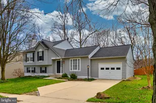 864 Snow Valley Ln, Odenton, MD 21113 - Photo 1