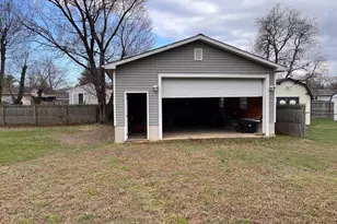 8384 Forest Dr, Pasadena, MD 21122 - Photo 5