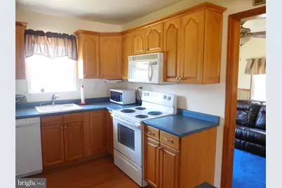 8384 Forest Drive, Pasadena, MD 21122 - Photo 9