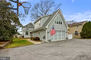 22 E Lake Dr, Annapolis, MD 21403 - Photo 3