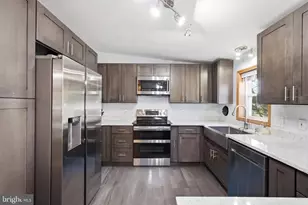 1556 Reinhardt Ln, Glen Burnie, MD 21060 - Photo 7