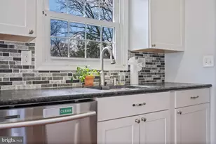 645 Ridgefield Ct, Glen Burnie, MD 21061 - Photo 3