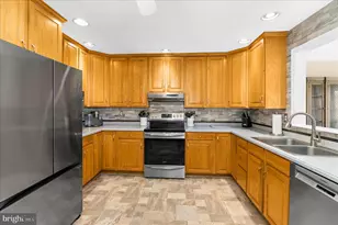 610 Sutton Dr, Pasadena, MD 21122 - Photo 13