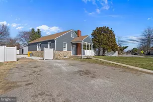 8489 Arbutus Rd, Pasadena, MD 21122 - Photo 3