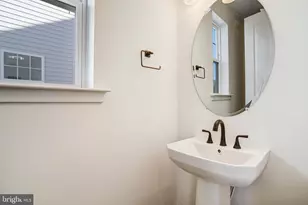 5737 Howard Dr, Glen Burnie, MD 21061 - Photo 23