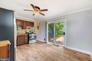 301 8th Ave SE, Glen Burnie, MD 21061 - Photo 9
