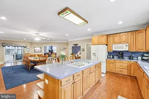 54 Dayton Dr, Pasadena, MD 21122 - Photo 21