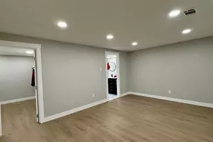 925 Longview Ave, Pasadena, MD 21122 - Photo 9