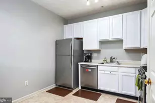 1525 Fairbrook Ct, Severn, MD 21144 - Photo 9