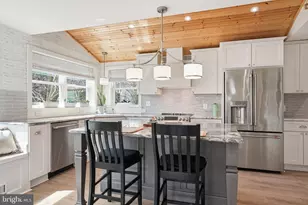 7806 Summit Dr, Pasadena, MD 21122 - Photo 17