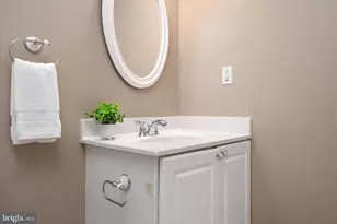 617 Admiral Dr, Annapolis, MD 21401 - Photo 17