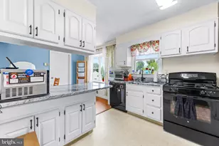 1137 McHenry Dr, Glen Burnie, MD 21061 - Photo 11