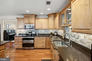 1535 Ridgely Dr, Edgewater, MD 21037 - Photo 11