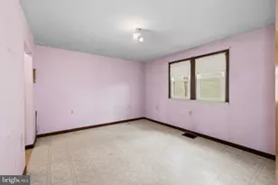 706 203rd St, Pasadena, MD 21122 - Photo 9