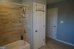 811 223rd St, Pasadena, MD 21122 - Photo 13