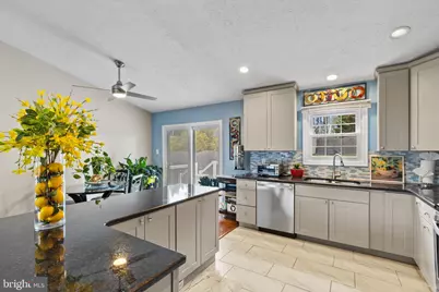 816 Sunnyfield Lane, Brooklyn, MD 21225 - Photo 9