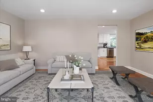 720 Hyde Park Dr, Glen Burnie, MD 21061 - Photo 9