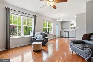 821 N Broadview Blvd, Glen Burnie, MD 21061 - Photo 11