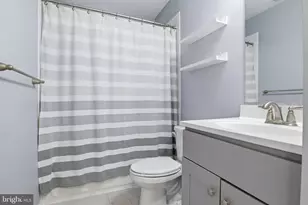 821 N Broadview Blvd, Glen Burnie, MD 21061 - Photo 21