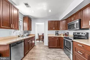 2460 Yarmouth Ln, Crofton, MD 21114 - Photo 7