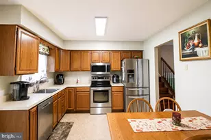 8121 Elizabeth Rd, Pasadena, MD 21122 - Photo 3