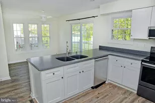 824 Sunnyfield Ln, Baltimore, MD 21225 - Photo 11