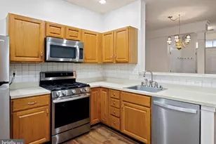 8725 Spring Brook Way, Odenton, MD 21113 - Photo 7