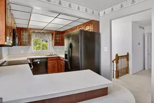 306 Shetlands Ln, Glen Burnie, MD 21061 - Photo 21