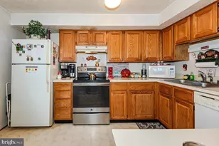 8166 Hazy Dawn Ct, Pasadena, MD 21122 - Photo 9