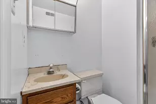 1105 Hotel Dr, Pasadena, MD 21122 - Photo 17