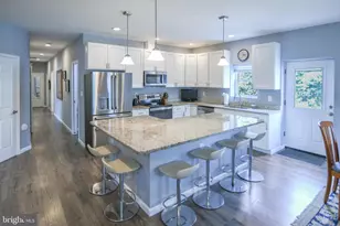 8203 Forest Glen Dr, Pasadena, MD 21122 - Photo 5
