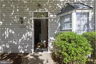 2054 Pawlet Dr, Crofton, MD 21114 - Photo 3