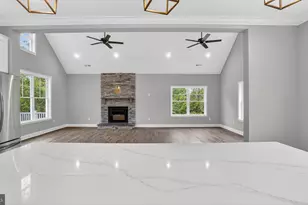 2001 Poplar Ridge Rd, Pasadena, MD 21122 - Photo 9