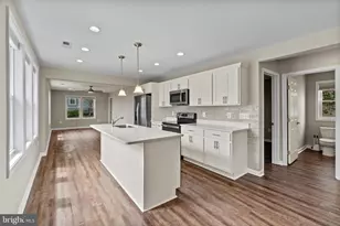 14 Montrose Rd, Pasadena, MD 21122 - Photo 9