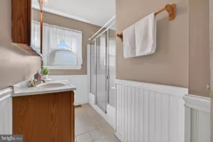 217 Oak Dr, Pasadena, MD 21122 - Photo 19