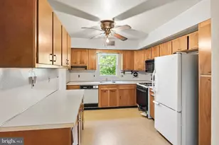 536 Williamsburg Ln, Odenton, MD 21113 - Photo 15
