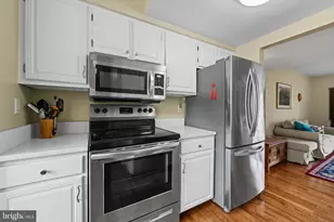 1736 Foxdale Ct, Crofton, MD 21114 - Photo 7