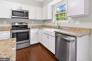 8011 Mansion House Crossing, Pasadena, MD 21122 - Photo 11