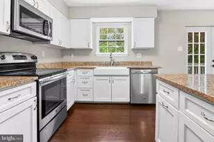 8011 Mansion House Crossing, Pasadena, MD 21122 - Photo 15