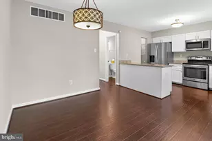 8011 Mansion House Crossing, Pasadena, MD 21122 - Photo 17