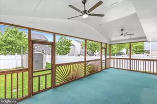 810 205th St, Pasadena, MD 21122 - Photo 3
