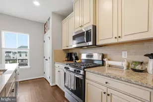 729 Ravenwood Dr, Glen Burnie, MD 21060 - Photo 19
