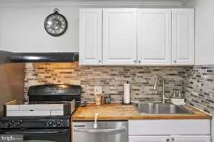 310 Townsend Ave, Brooklyn, MD 21225 - Photo 13