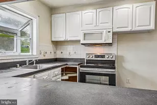 347 Marganza S, Laurel, MD 20724 - Photo 17