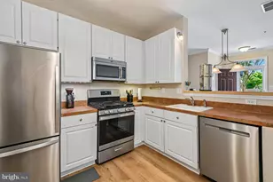 8733 Orchard Green Ct, Odenton, MD 21113 - Photo 13
