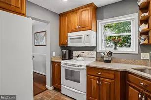 726 Hillcrest Dr, Annapolis, MD 21409 - Photo 17