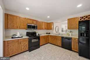 2577 Ambling Cir, Crofton, MD 21114 - Photo 33