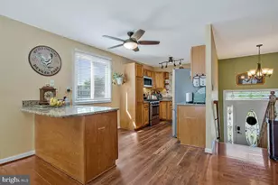 7947 Roxbury Dr, Glen Burnie, MD 21061 - Photo 11